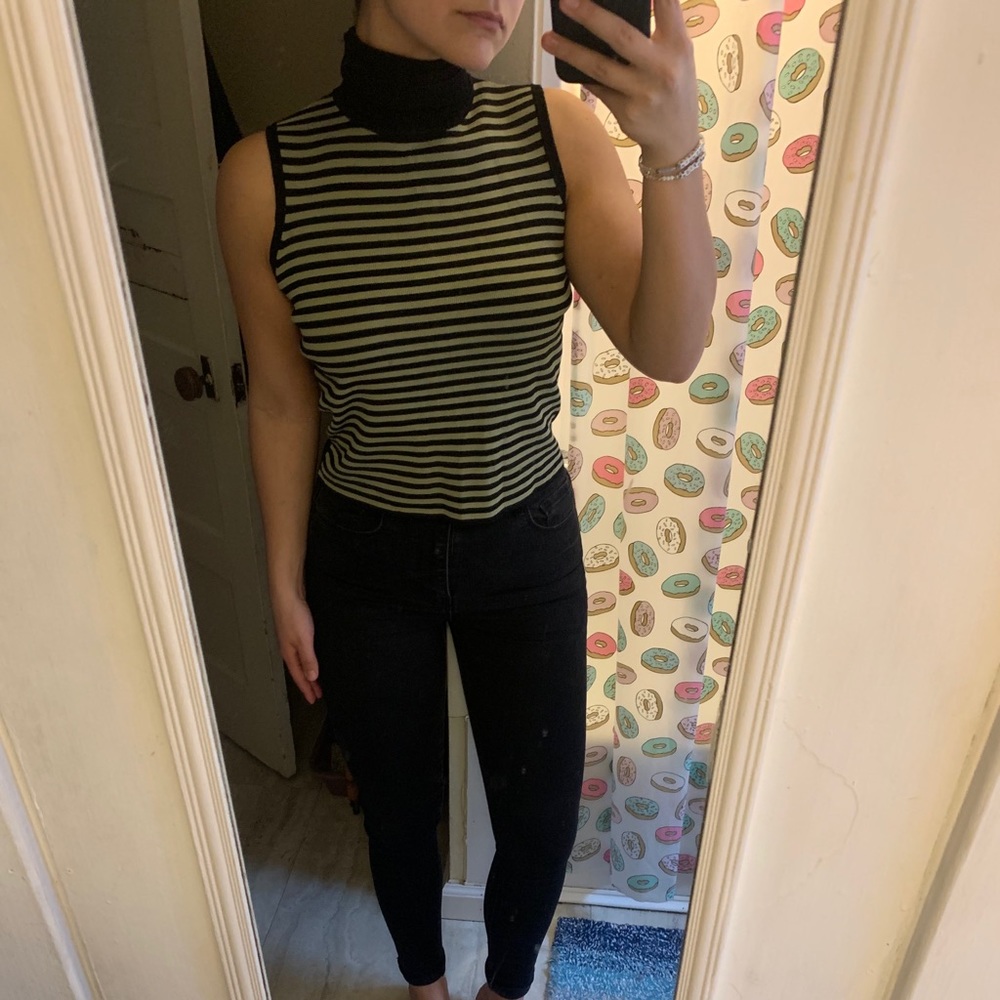 Short Sleeve Turtle Neck
